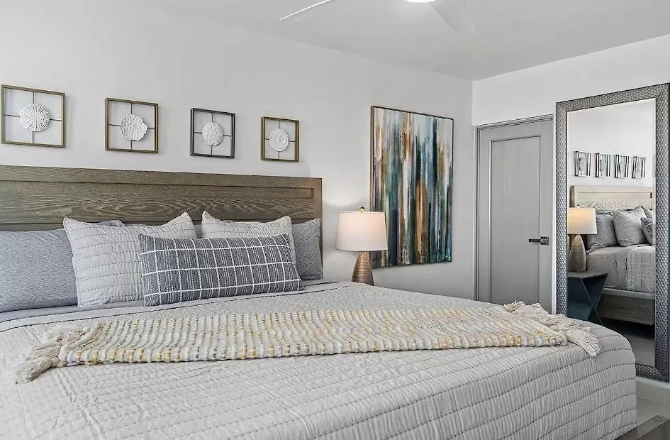 Apartment Fully Remodeled 3-Bedroom 2 Full Baths ! On Whtsapp ! Check The Number From The Photos! Condo ! San Juan